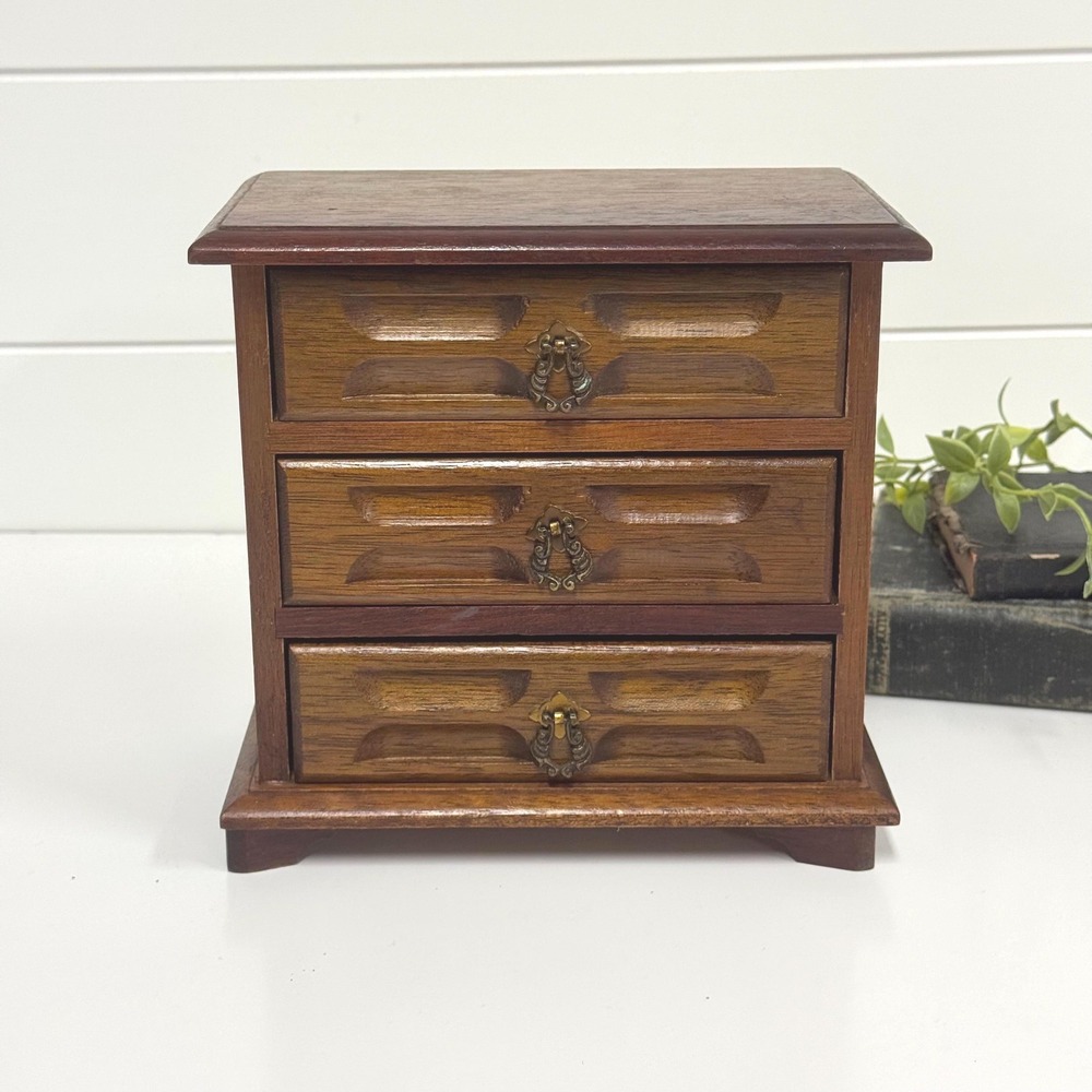 Vintage wooden jewelry box